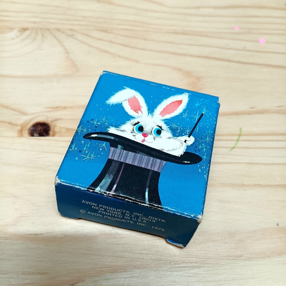 Vintage Avon Magic Rabbit pin - Picture 2 of 7